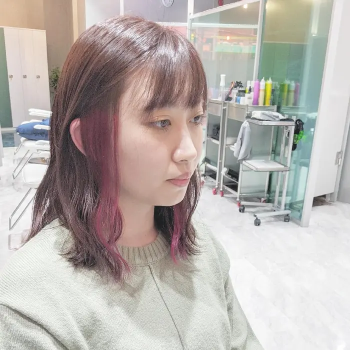 全体はピンクブラウン イヤリングカラーでピンクに ブリーチをしてからピンクにオンカラー もみあげ Riganuts 池袋店所属 カッコイイ カワイイ を作る 関根拓郎のヘアカタログ ミニモ