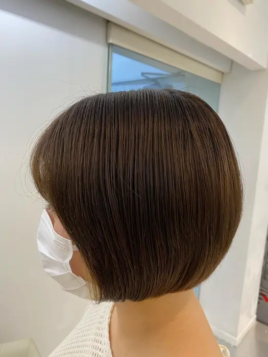癖毛とダメージで広がりやすい髪をぱっつりボブに 中の方の量をとってうちに入り まとまりやすいよう Zenko表参道店所属 萩原 龍のヘアカタログ ミニモ