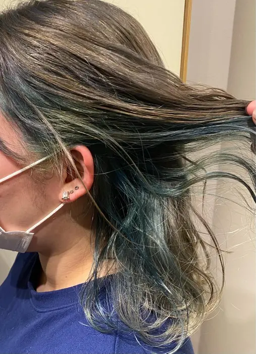 インナーカラー グリーン Tei テイ 所属 清田 裕大のヘアカタログ ミニモ