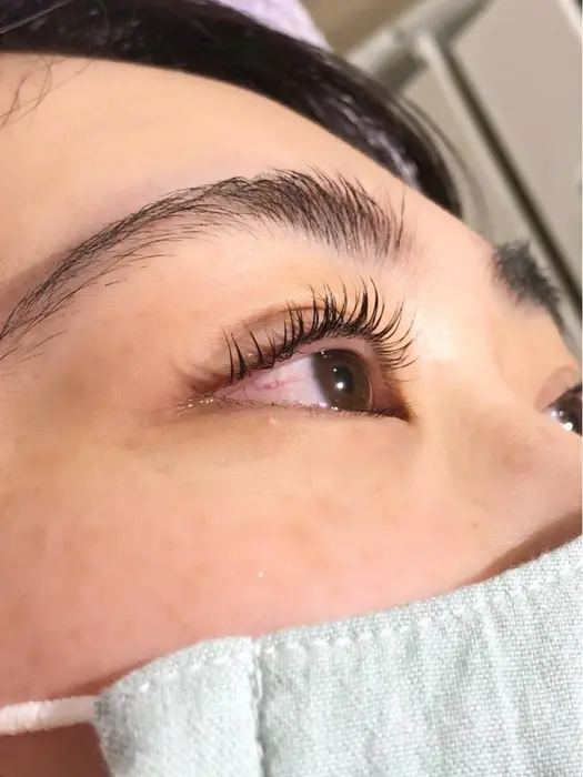 人生で初めて まつげパーマをやったとおっしゃってたお客様 容赦なくギュンギュンに上げました Earth豊橋店所属 安里 菜乃花のマツエク デザイン ミニモ