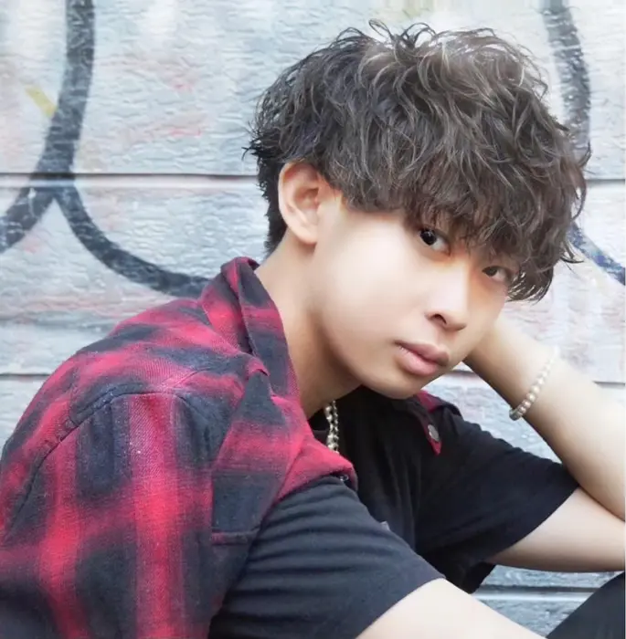 束感 ザ 王道 マッシュスタイルに毛先のニュアンスパーマを当てればスタイリングだけで簡単に束感が G Grow所属 堀 夢哉 札幌 大通美容室のヘアカタログ ミニモ