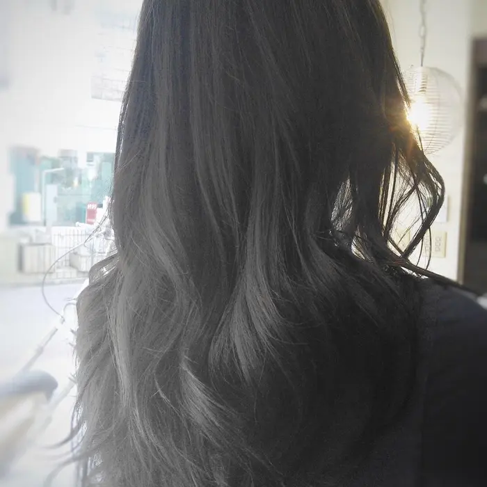 よく見ないと分からない位のハイライトをさりげなく入れて全体にグレーを乗せました 褪色してきても細いハ Produced By Eden所属 吉野 淳也の ヘアカタログ ミニモ