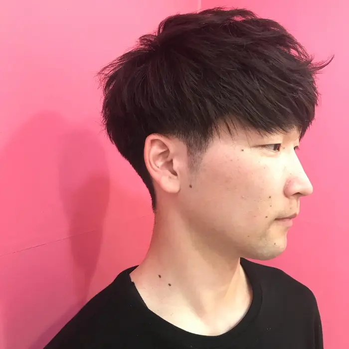 刈り上げの位置を高めした ショートマッシュ カラー ダークマット Kenje藤沢所属 豊島 尭仁のヘアカタログ ミニモ