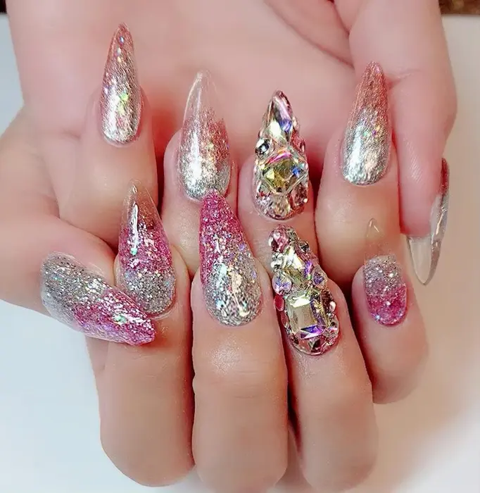 スカルプ プレミアムコース 大宮店 同料金 やりたいデザインをとことんやりたい Aynil所属 Aynil 川越店のネイルデザイン ミニモ