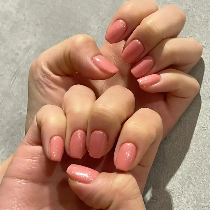 サーモンピンク Arcana所属 Arcana のネイルデザイン ミニモ