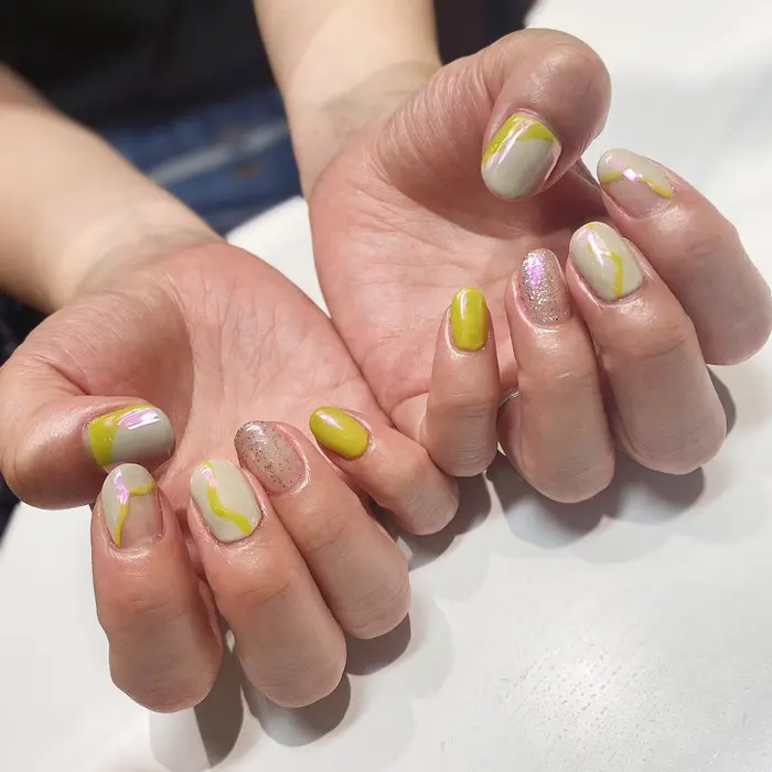 ニュアンスネイル Uno Pulir Nail Nu茶屋町店 ウノプリール 所属 中原 美咲のネイルデザイン ミニモ ニュアンスネイル Uno Pulir Nail Nu茶屋町店 ウノプリール 所属 中原 美咲のネイルデザイン ミニモ