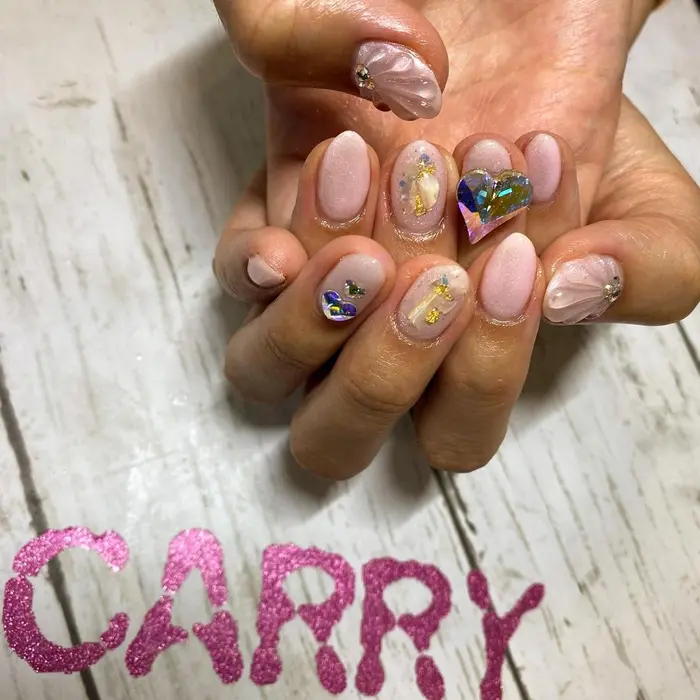 今井あき 様のネイルはこちらです Carry所属 Momomi のネイルデザイン ミニモ