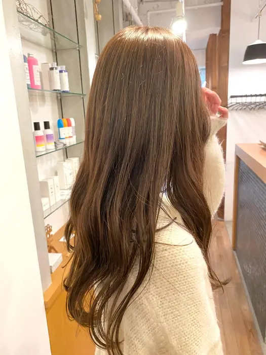 ブリーチなしミルクティーブラウン Lynda所属 山口 直輝のヘアカタログ ミニモ