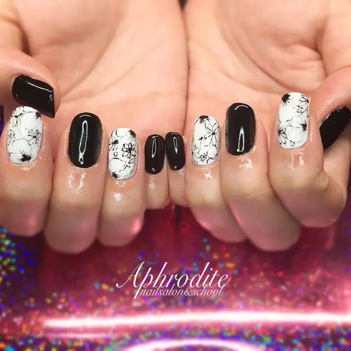 スクール生募集 アートセミナーも開催してます 基本マンツーマン対応 ネイルサロン スクールaphrodite所属 Aphrodite Nagisaの ネイルデザイン ミニモ