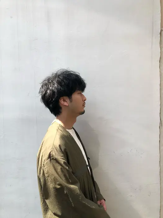 パーマをかけるといい抜け感が生まれます スタイリングもオイル系のワックスでクシャクシャするだけ Gokan Omotesando所属 峠舘 翔真のヘアカタログ ミニモ