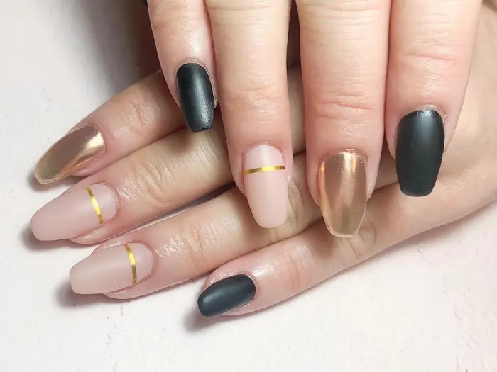 大人モード広尾ネイルサロン Moani Hiroo 広尾駅前店所属 みこがみ あんずのネイルデザイン ミニモ