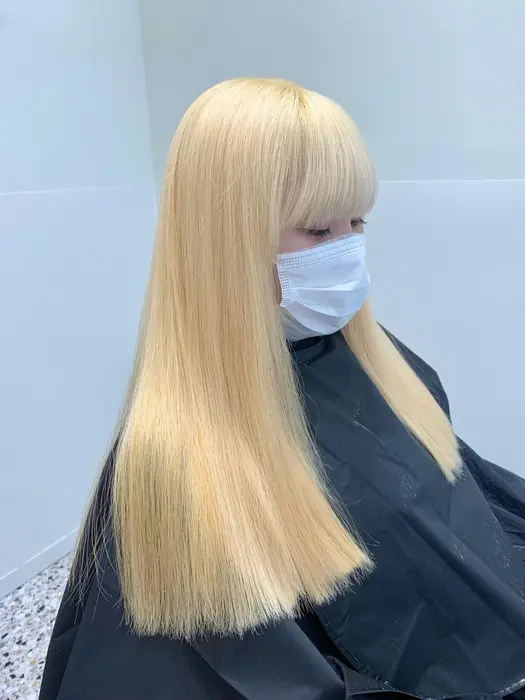 ブロンドカラー抜きっぱなしブロンドブリーチカラー｜SALOWIN所属・maika 韓国ヘア/ハイトーンのヘアカタログ