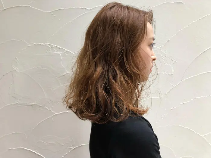 髪が細くてパーマがかかりにくい方でもしっかりパーマはかけられます ノンブローで朝のスタイリングを楽に Cyan 所属 蔵谷 友則のヘアカタログ ミニモ