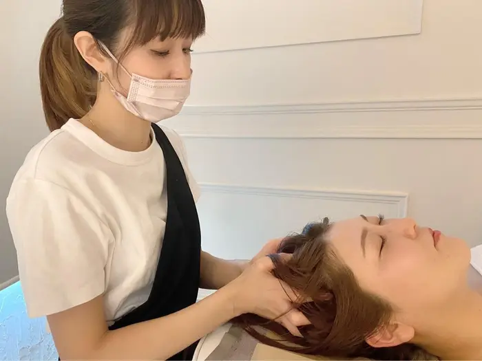 ドライヘッドスパ 60分 1 全体調整 2 デコルテリンパ 首肩 オイルマッサージ Or Amies所属 Amies 長石のエステ リラクカタログ ミニモ