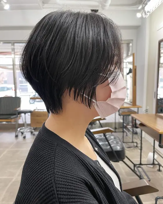 前髪長めのショートスタイル 重めのオイルでウェットな質感をだしたり 柔らかめのワックスで動きをだした Sity所属 Sity高清水 尊のヘアカタログ ミニモ