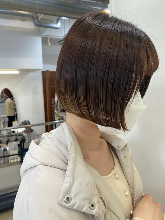 首が長く見える 切りっぱなしのようなぱっつんボブ Ash二子玉川所属 𝑨𝒔𝒉 高評価 ユウナのヘアカタログ ミニモ