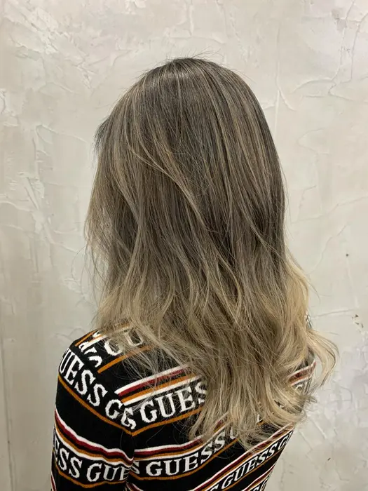 バレイヤージュ Fudge ファッジ 所属 岡田 和樹のヘアカタログ ミニモ