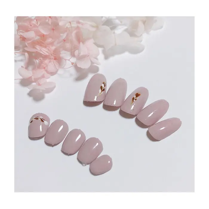 3000円コース 上 ハンド 下 フット チョコレートカラーのハートピーコックネイル カラ キャンアイドレッシー川崎東口店所属 大園 恵実子のネイルデザイン ミニモ