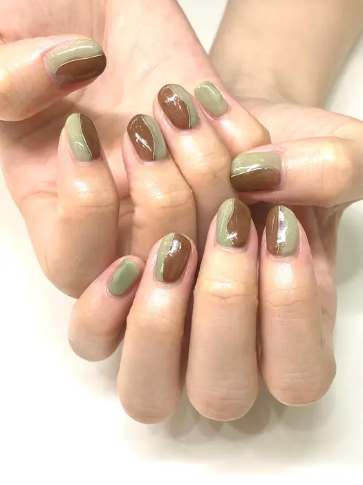 抹茶 チョコレート Nail Salon Kn所属 Nailsalon Kn 北千住店のネイルデザイン ミニモ