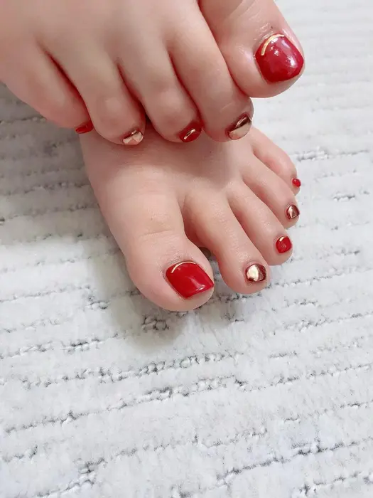 フットネイル ミラーネイル Smile And Happy所属 飯田 亜弓のネイルデザイン ミニモ