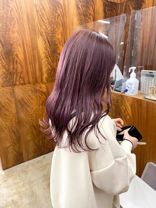 濃いめラベンダーベージュ 元が明るいと一回のカラーでできます もし厳しければブリーチなしダブル Garden W 所属 ボブ ミディアム Ayasaの ヘアカタログ ミニモ