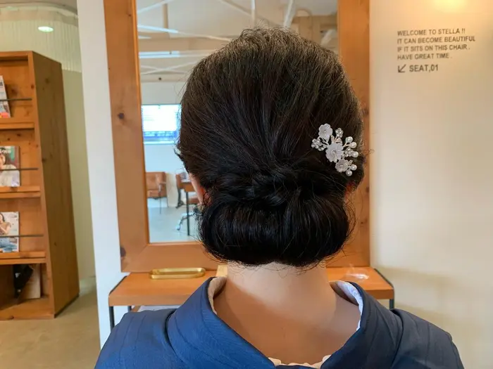 着物のヘアアレンジ シンプルで落ち着いた大人きれいめスタイル Hair Design Stella所属 藤村 豊のヘアカタログ ミニモ