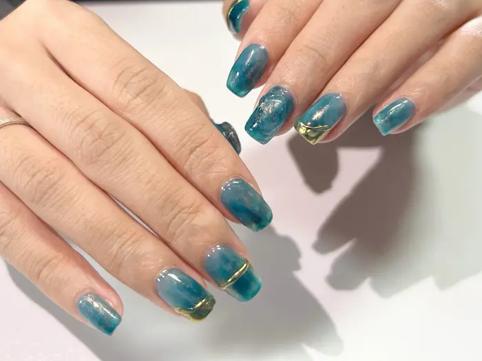 #ブルーネイル #ニュアンスネイル #ミラーフレンチ #ミラーアート  #横浜ネ...