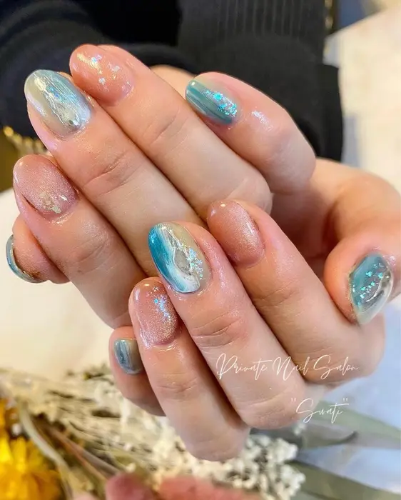 Mikigel カラーyve 縦マーブル ワンカラーj マグネット Nailsalon Swati 所属 Yuko ネイリスト の ネイルデザイン ミニモ