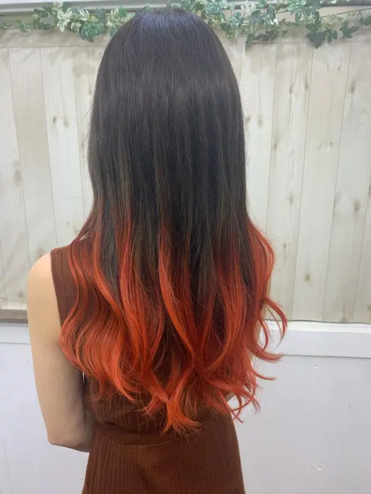 地毛をダークブラウンに染めた後 エクステンションの毛先をオレンジに染めてつけてます Bond Hair 池袋店所属 Saki のヘアカタログ ミニモ