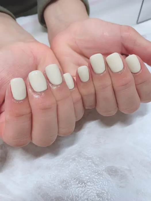 ワンカラーネイル お爪の補強にもオススメです Moon所属 Moon 東海林 麻衣のネイルデザイン ミニモ