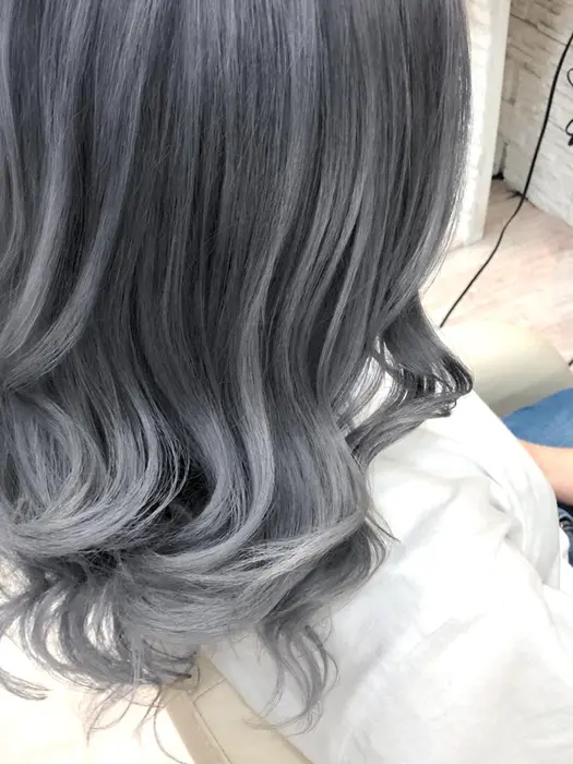 シルバーアッシュグレーミディアム Designer Sfactory所属 縮毛矯正マニア 斎藤良介のヘアカタログ ミニモ