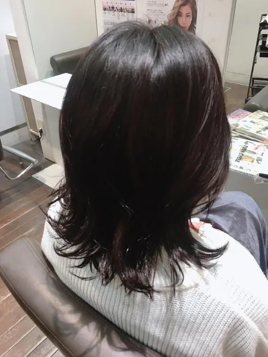 赤味を消したくすませカラーに Care Umeda所属 こやま なつみのヘアカタログ ミニモ