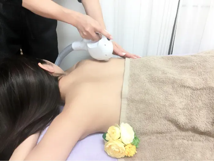ケアしにくいお背中も脱毛してキレイに 美肌育成サロンnude所属 ｋ Aikoのエステ リラクカタログ ミニモ