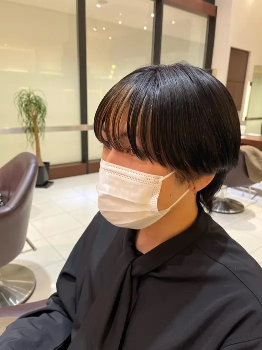 前髪だけブリーチしたフェイスフレーミングカラー Com S ｉ コムズ アイ 所属 アベ キョウヤのヘアカタログ ミニモ