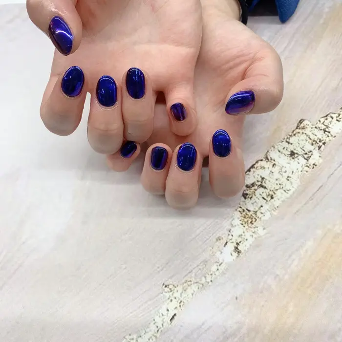 黒ベースに青ミラーネイル オフ込み90分ハンド B Lash B Nail 立川店所属 B Nail Ozuのネイルデザイン ミニモ