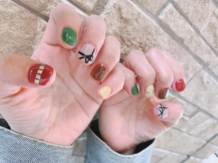 レトロ ヘアメイクアース所属 副島 麻衣のネイルデザイン ミニモ