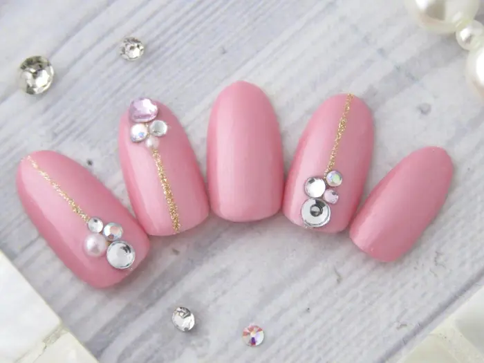 季節の定額5900円 ネイルサロン ティーエヌ 明文堂書店tsutaya戸田店所属 田中 唯菜のネイルデザイン ミニモ