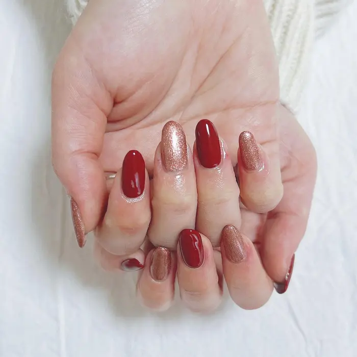 ワンカラー 2色まで を交互に バレンタイン意識カラー Peaberry所属 Peaberry Nailのネイル デザイン ミニモ