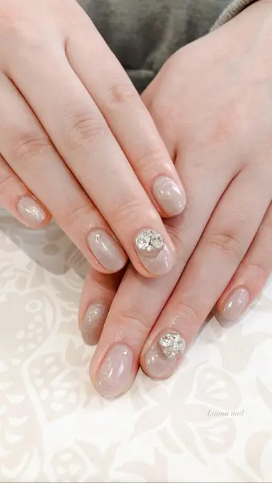 スキンカラー ヌーディーネイル 秋ネイル シンプルネイル オフィスネイル お呼ばれネイル ブライダ Luana Nail所属 Luana Nail ルアナネイル のネイルデザイン ミニモ