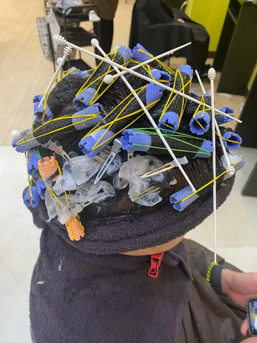 こだわりのパーマ パーマを長持ち 仕上がりを良くする為妥協せず圧倒的に沢山巻きまくります Kelly S Green ケリーズグリーン 所属 神戸1上手いパーマ 仲原佑樹のヘアカタログ ミニモ