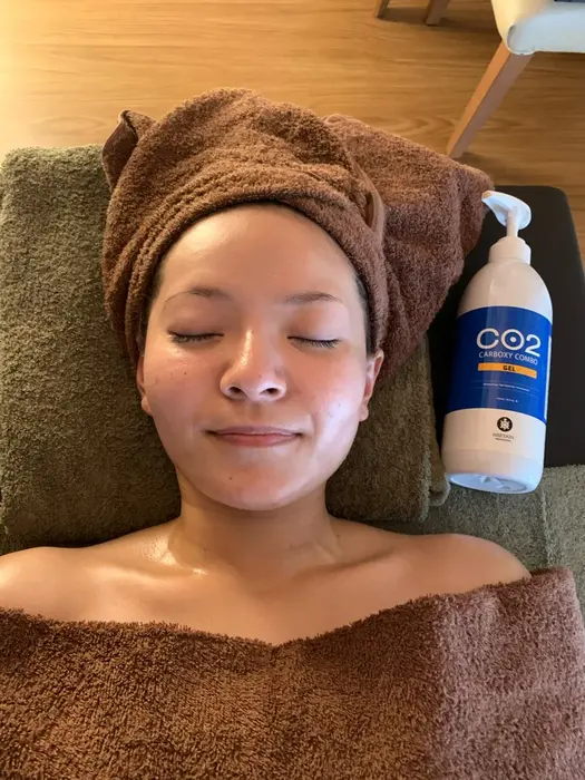 カーボキシー炭酸ガスパック 光フォト 一回の施術で効果大 ハリツヤ効果実感 Spa Beauty Shana所属 Spa Beauty Shanaのエステ リラクカタログ ミニモ