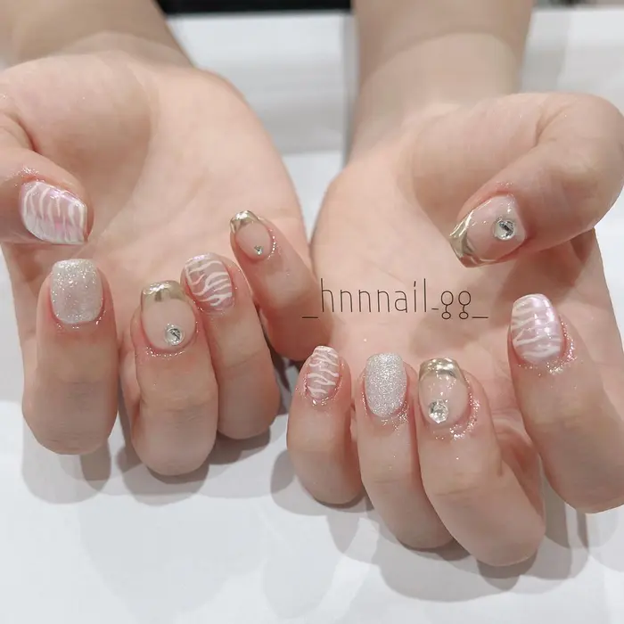綺麗めカラー 強めデザイン Eight Eyelash Nail 大宮店所属 Eight 柳澤のネイルデザイン ミニモ