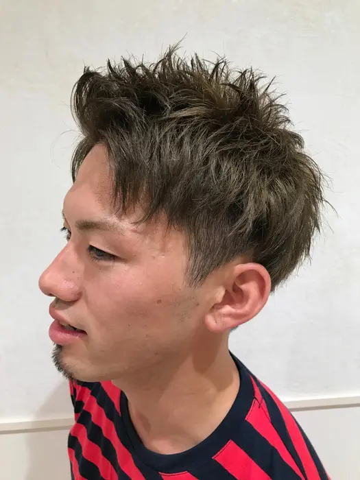 メンズショート ジェットモヒカン風 刈り上げ2ブロック ハイトーンマッドグレージュ Kenje藤沢所属 豊島 尭仁のヘアカタログ ミニモ
