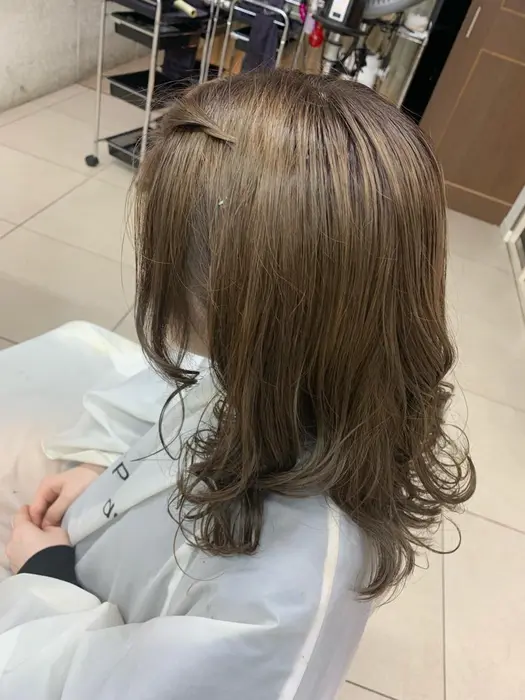 After カラー履歴がブリーチをしてヘアマニキュアのオレンジで染めてたのをアッシュに染めさせてい Produce橋本店所属 𓆉𓇼田中 萌恵子𓆉𓇼のヘアカタログ ミニモ