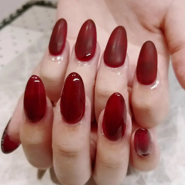 ボルドーで片手だけマット仕上げしました オシャレです マット仕上げプラス500円 Tent町田店所属 Tent Jr ネイリストのネイル デザイン ミニモ
