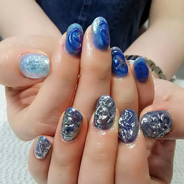 ブルー な気分にオススメ さざなみジェル ミラー その他 シーズンデザイン 多数ご用意 ネイルサロン アトリエメルシー代々木駅前所属 ネイルサロン アトリエメルシーのネイルデザイン ミニモ