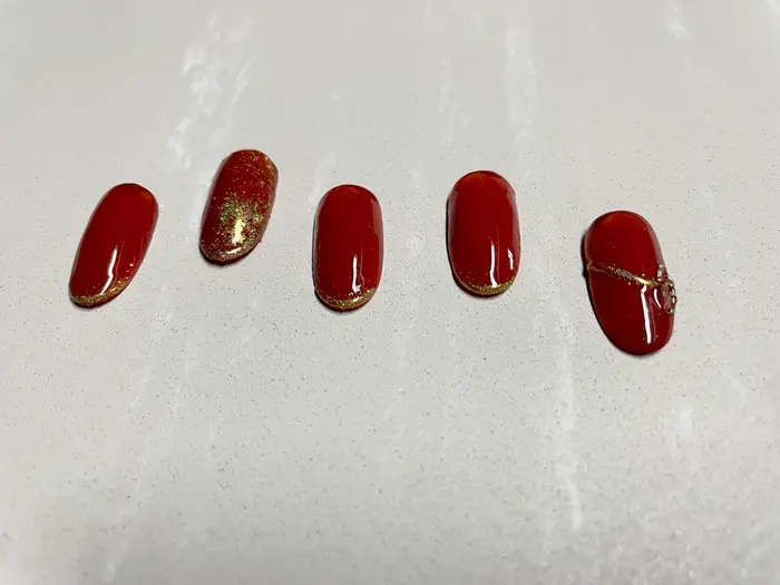 テラコッタ ゴールド 大人かわいいネイルもセルフでできます Corpo 新宿店所属 Corpo新宿店 セルフネイルのネイル デザイン ミニモ