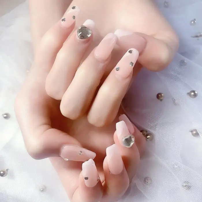 パラジェル 春ネイル 夏ネイル 秋ネイル 冬ネイル ニュアンスネイル マグネットネイル オーロラネ Total Beauty Salon Yudia 恵比寿本店所属 Yudia Azumiのネイルデザイン ミニモ
