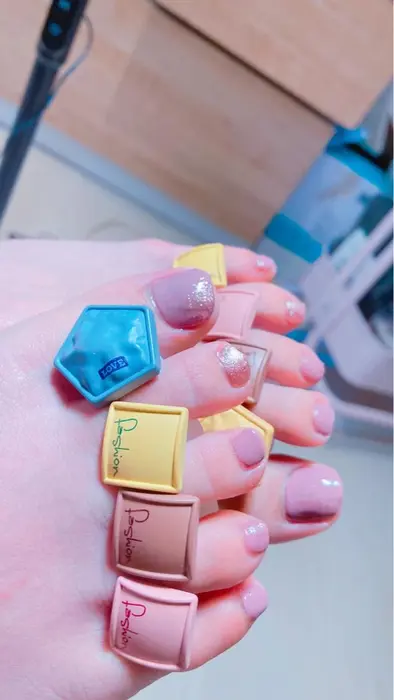 ポリッシュでもジェルのような仕上がり フットケアサロンb Shuly所属 B Shuly ゆかりのネイルデザイン ミニモ ポリッシュでもジェルのような仕上がり フットケアサロンb Shuly所属 B Shuly ゆかりのネイルデザイン ミニモ