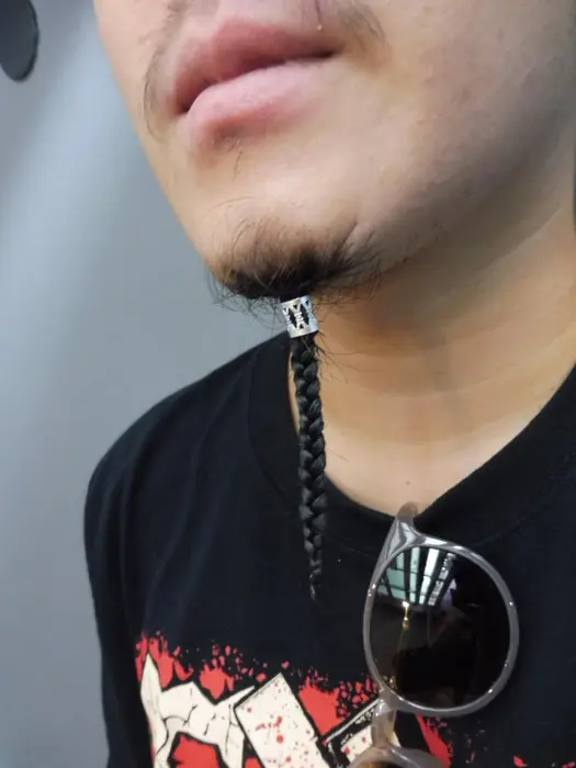 ヒゲエクステ From0287 ゼロニーハチナナ 所属 オーナー タカのヘアカタログ ミニモ